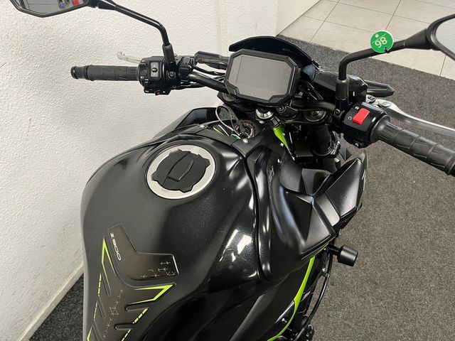 kawasaki - z900
