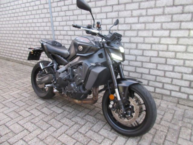 yamaha - mt-09-y-amt