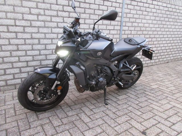 yamaha - mt-09-y-amt