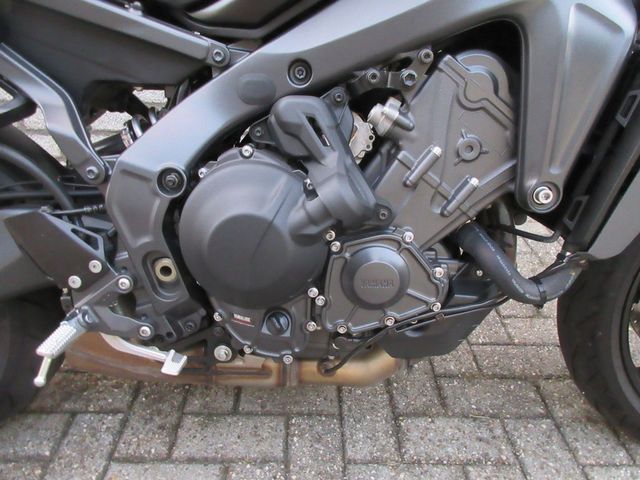 yamaha - mt-09-y-amt