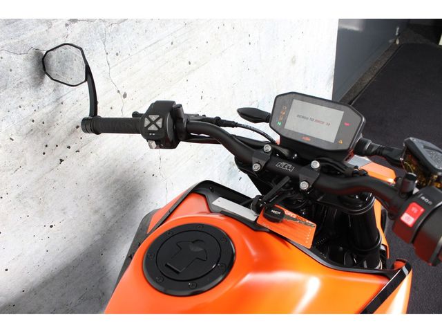 ktm - 890-duke