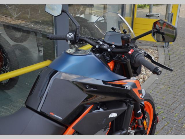ktm - 890-duke-r