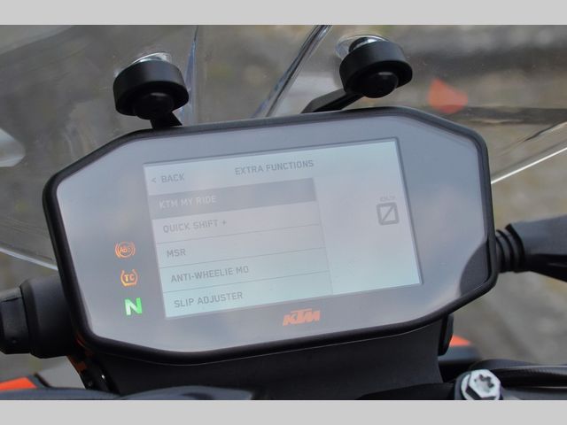 ktm - 890-duke-r