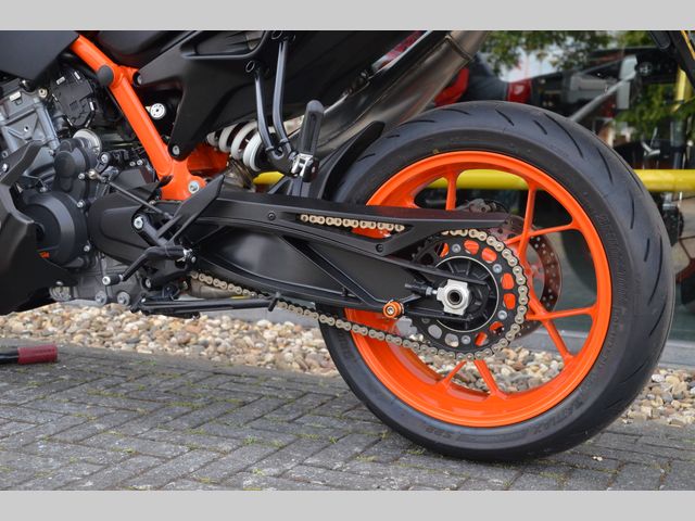ktm - 890-duke-r