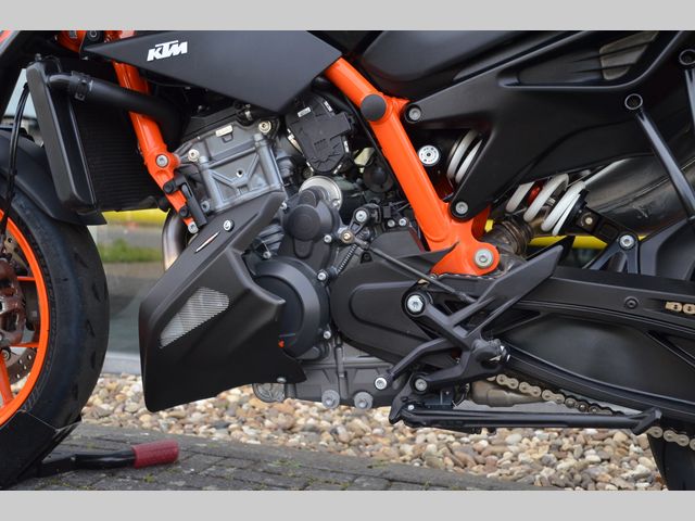 ktm - 890-duke-r