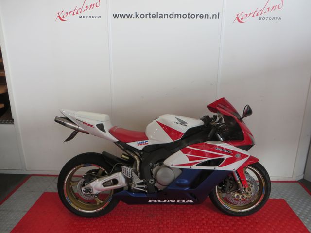 honda - cbr-1000-rr-fireblade
