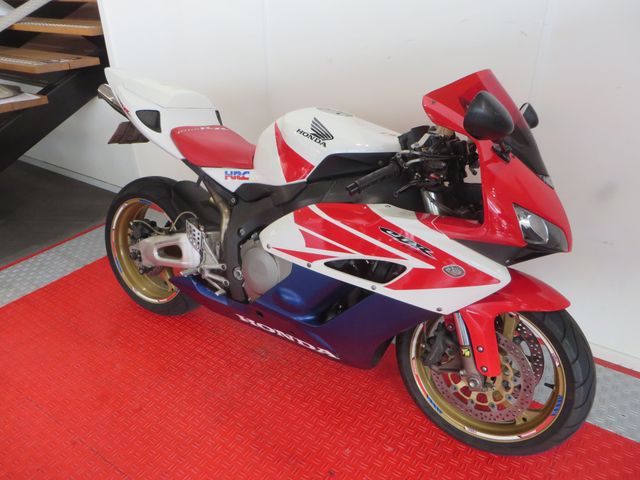 honda - cbr-1000-rr-fireblade