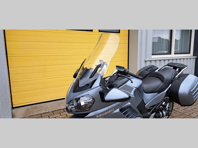 kawasaki - gtr-1400