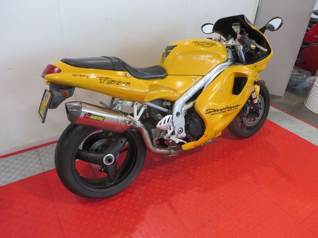 triumph - daytona-t--595