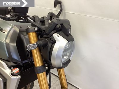 SUZUKI GSX-8T – foto 4