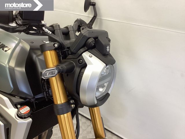 suzuki - gsx-8t