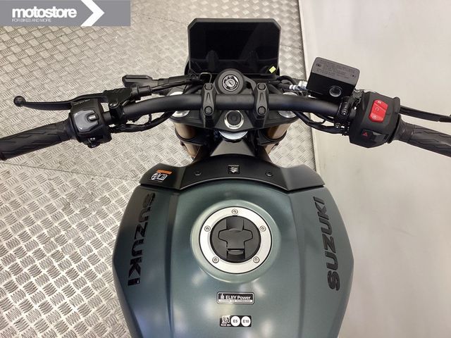suzuki - gsx-8t