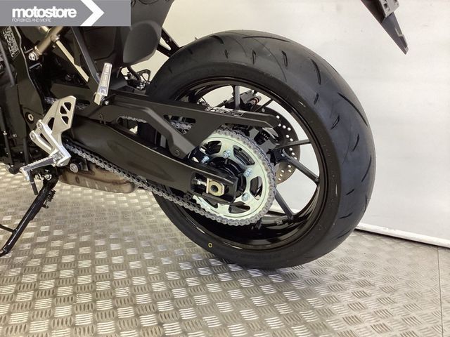 suzuki - gsx-8t