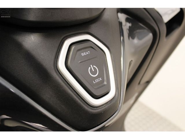 yamaha - tmax-tech-max