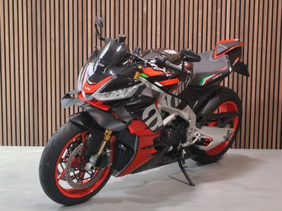 APRILIA TUONO V4 1100 FACTORY – foto 3