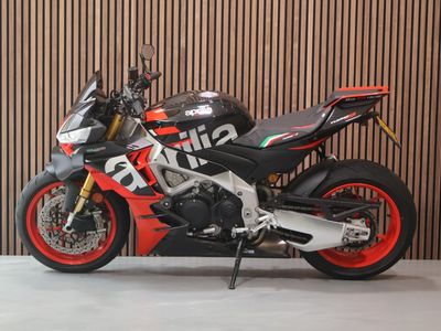 APRILIA TUONO V4 1100 FACTORY – foto 4