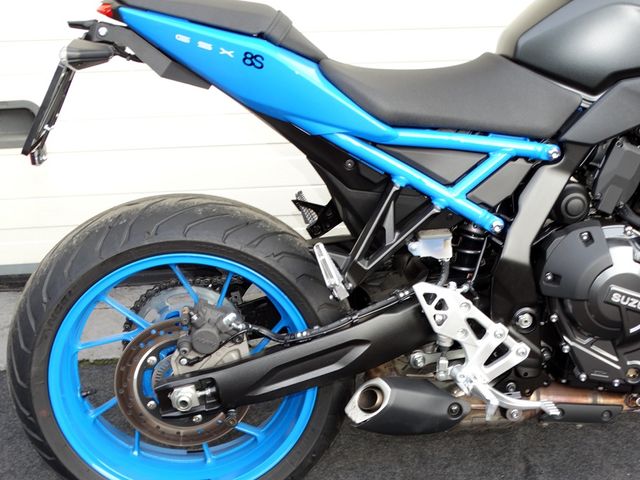 suzuki - gsx-8s