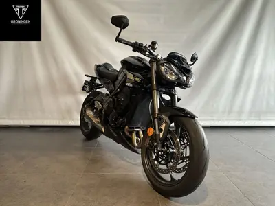 TRIUMPH STREET TRIPLE RS – foto 2