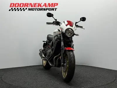 YAMAHA XSR 700 ABS – foto 4
