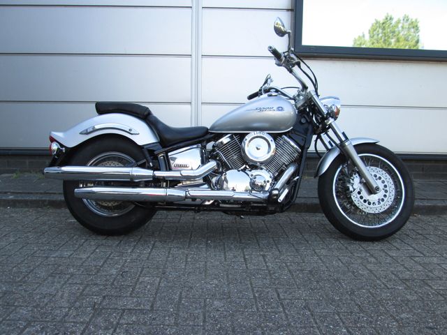 yamaha - xvs-1100-dragstar