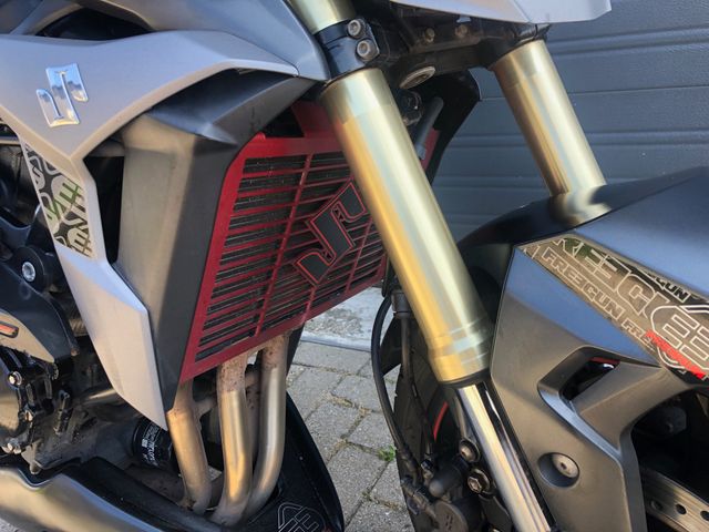 suzuki - gsr-750-a