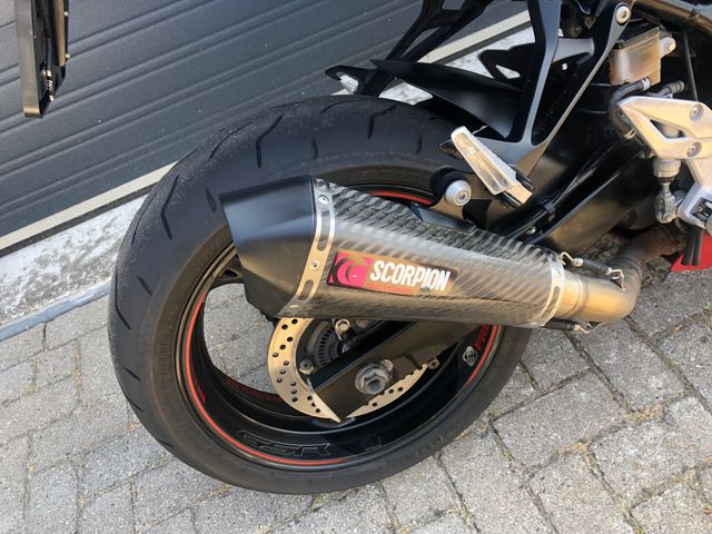 suzuki - gsr-750-a