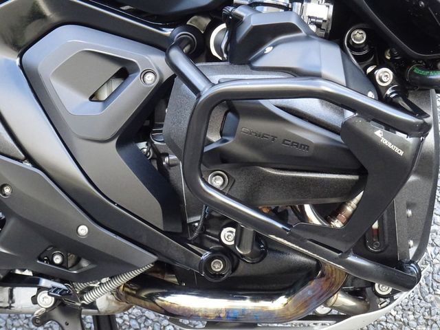 bmw - r-1300-gs-triple-black