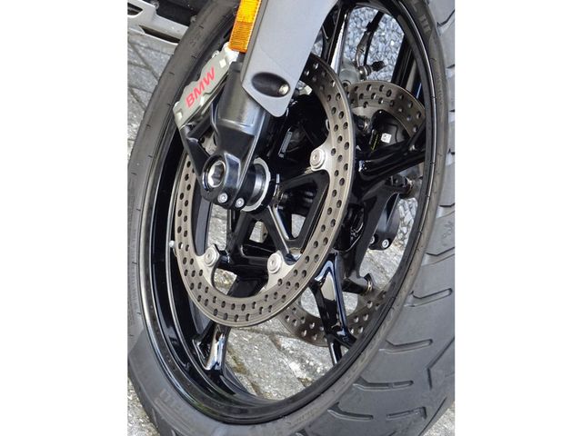 bmw - r-1300-gs-triple-black