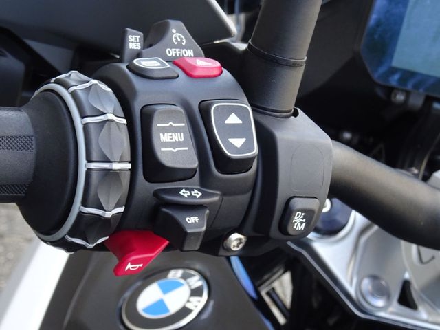 bmw - r-1300-gs-triple-black