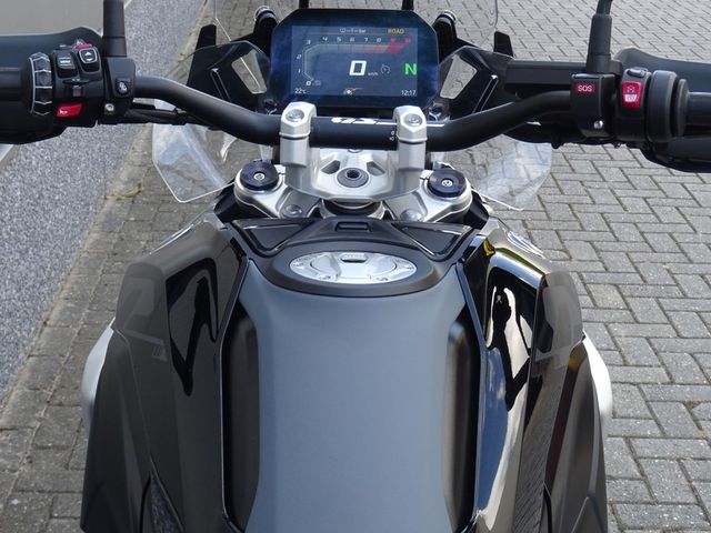 bmw - r-1300-gs-triple-black