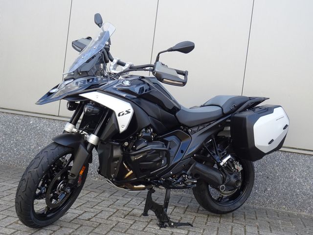 bmw - r-1300-gs-triple-black