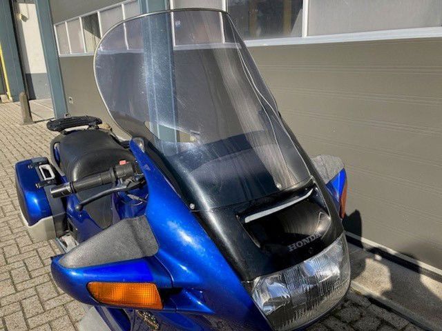 honda - st-1100-pan-european