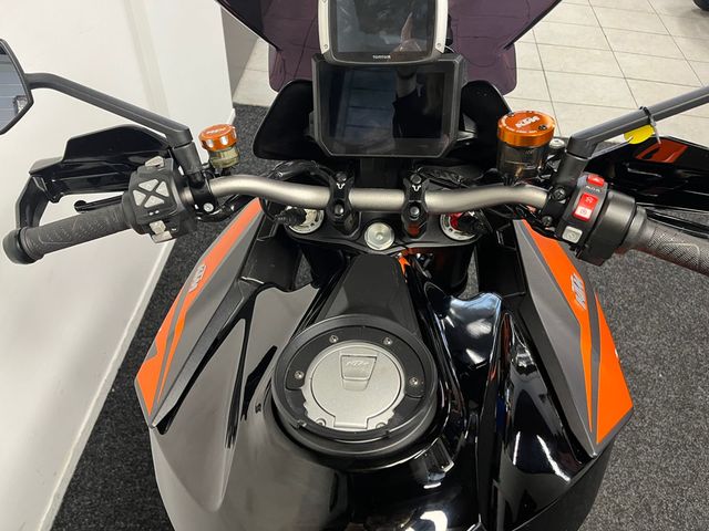 ktm - 1290-super-duke-gt
