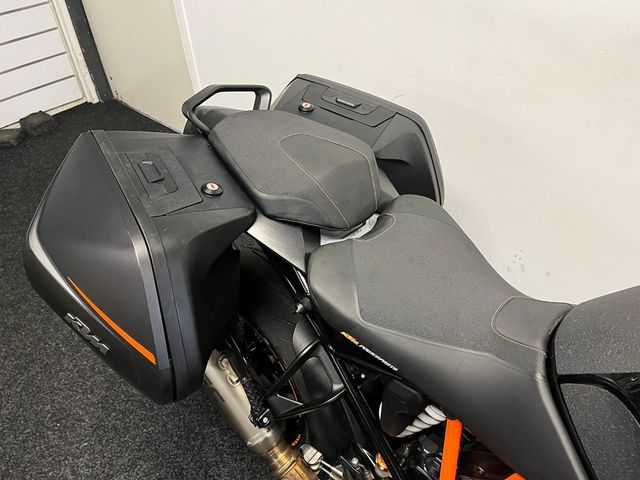 ktm - 1290-super-duke-gt