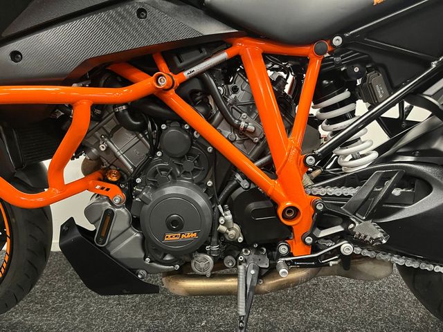 ktm - 1290-super-duke-gt