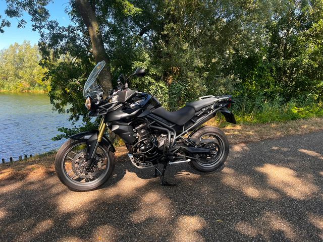 triumph - tiger-800