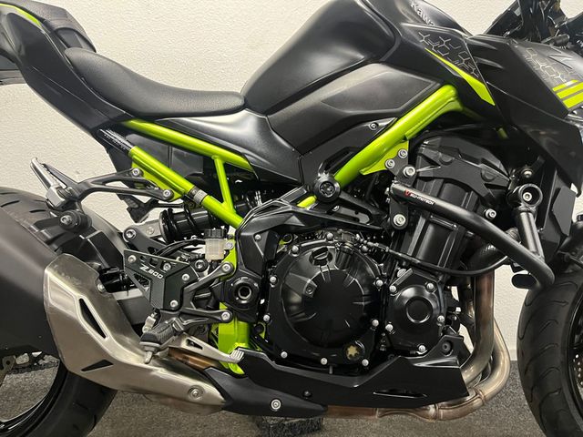 kawasaki - z900