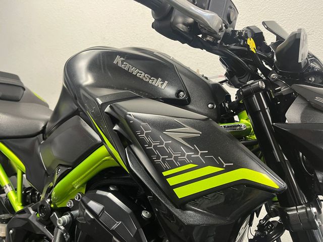 kawasaki - z900