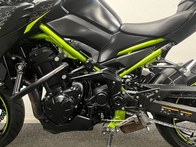 kawasaki - z900
