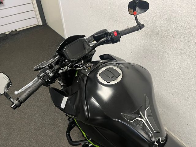 kawasaki - z900