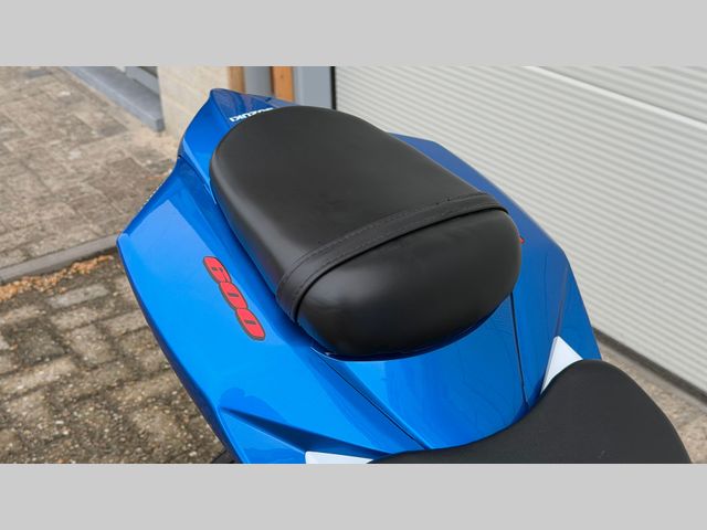 suzuki - gsx-r-600