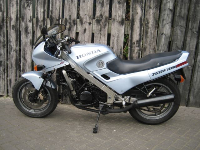 honda - vfr-750-f