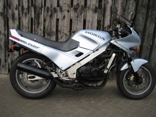 honda - vfr-750-f