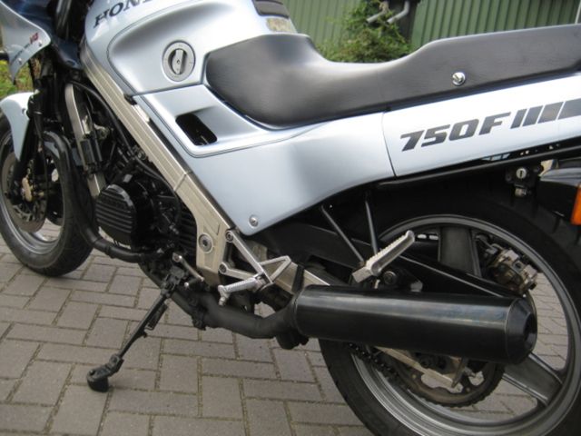 honda - vfr-750-f