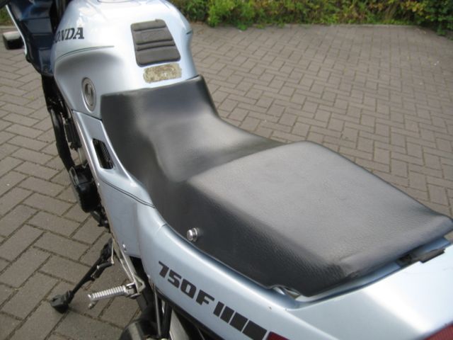 honda - vfr-750-f