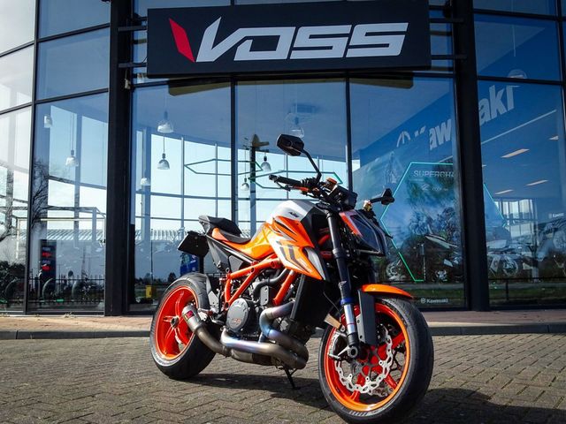 ktm - 1290-super-duke-r-evo