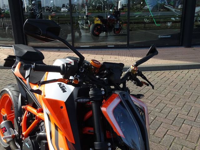 ktm - 1290-super-duke-r-evo