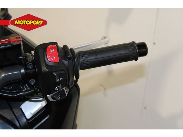 yamaha - tmax-tech-max-560