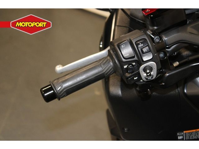 yamaha - tmax-tech-max-560