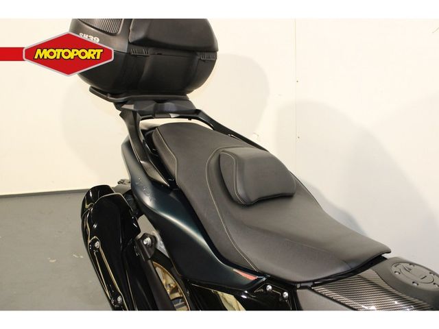 yamaha - tmax-tech-max-560